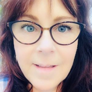 Meet your Posher, Stacy